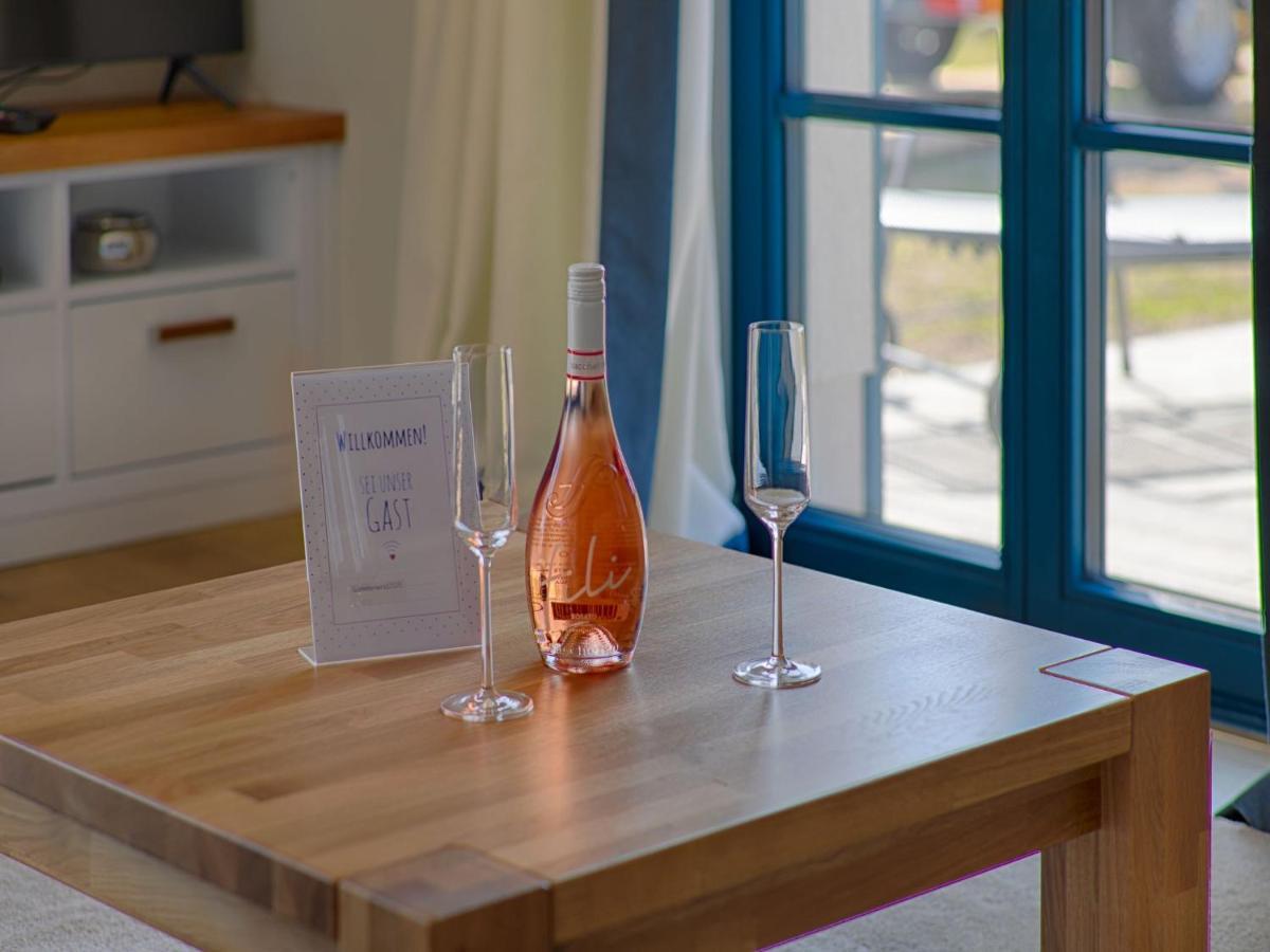 Reetland Am Meer - Premium Reetdachvilla Mit 3 Schlafzimmern, Sauna Und Kamin F23 Dranske Esterno foto