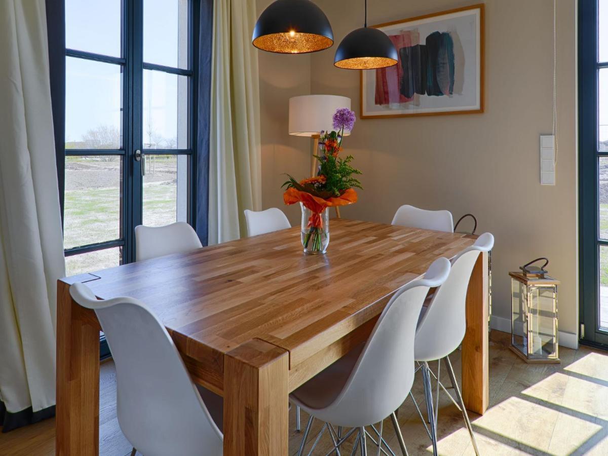 Reetland Am Meer - Premium Reetdachvilla Mit 3 Schlafzimmern, Sauna Und Kamin F23 Dranske Esterno foto