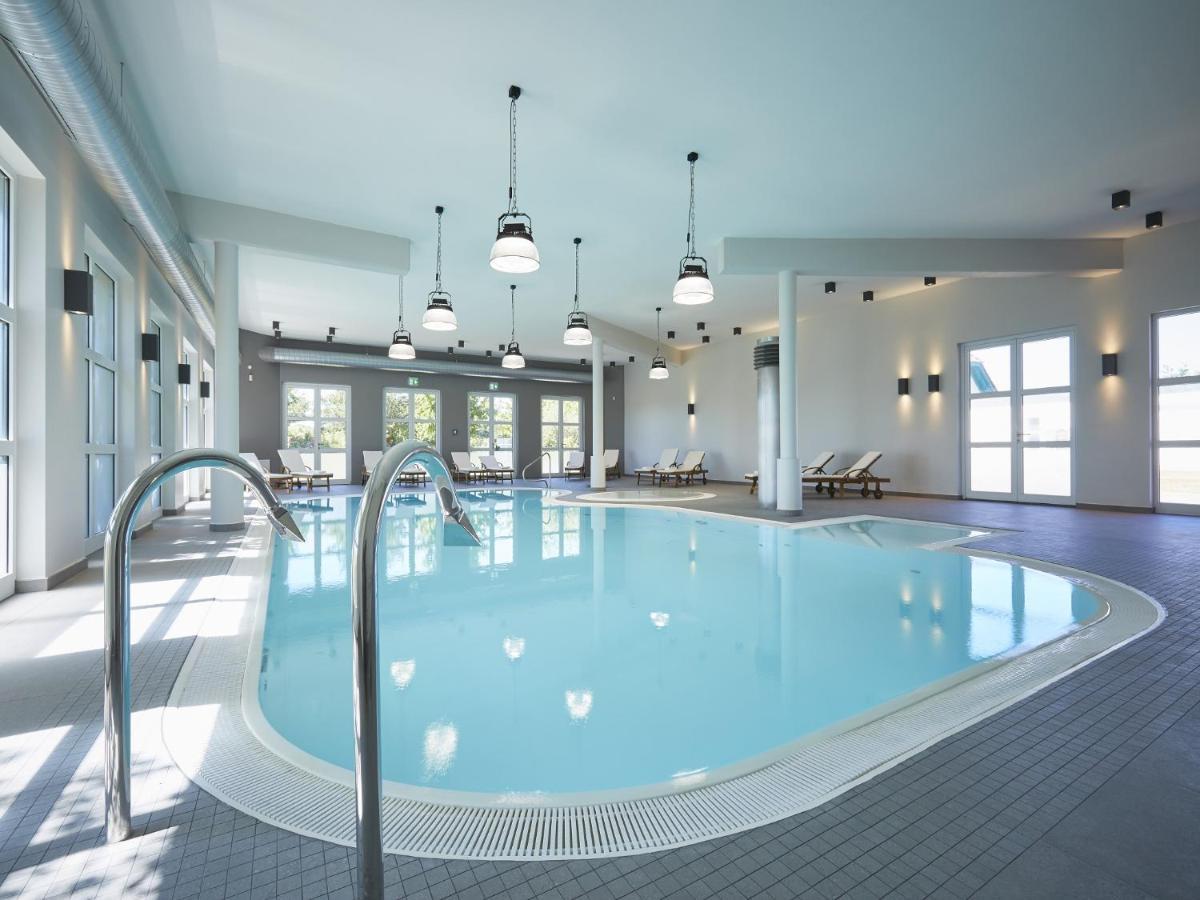Reetland Am Meer - Premium Reetdachvilla Mit 3 Schlafzimmern, Sauna Und Kamin F23 Dranske Esterno foto